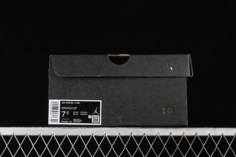 All categories Air Jordan Jordan series basketball shoes Air Jordan 1 Low Z version Air Jordan 1 Low AJ1 Joe 1 white and blue low-top retro basketball shoes 553558-124